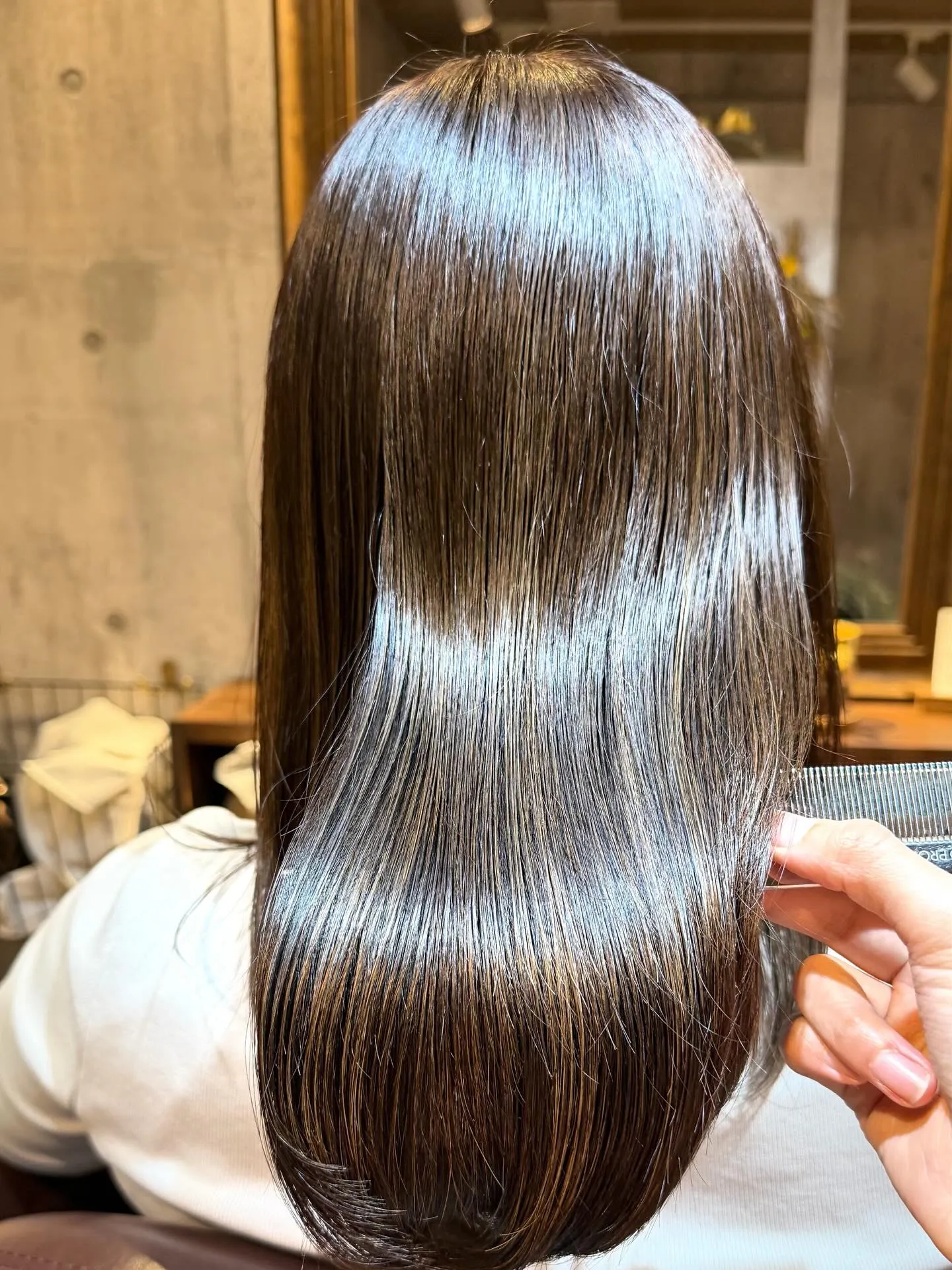 西区那古野の心地良い街並みにあるサロンで、特別なヘアケア体験...